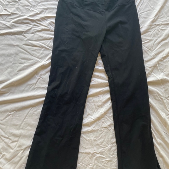 Lululemon leggings with two shirts - Picture 11 of 11